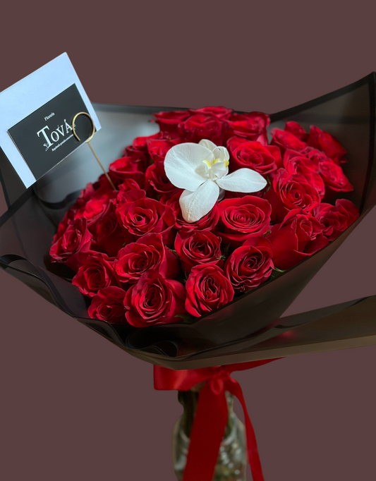 Ramo de rosas rojas