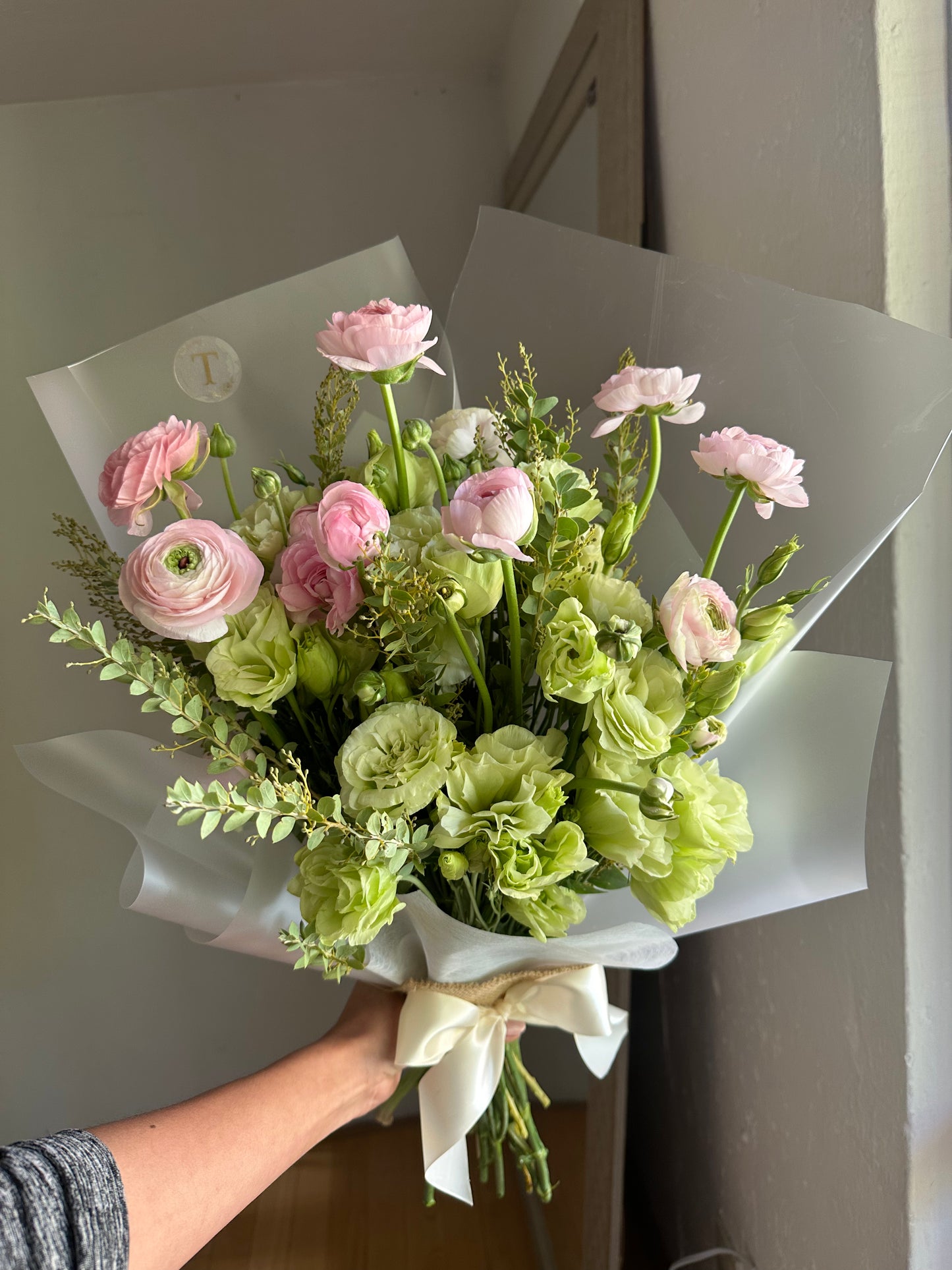 Ramo de Lisianthus con Ranúnculo