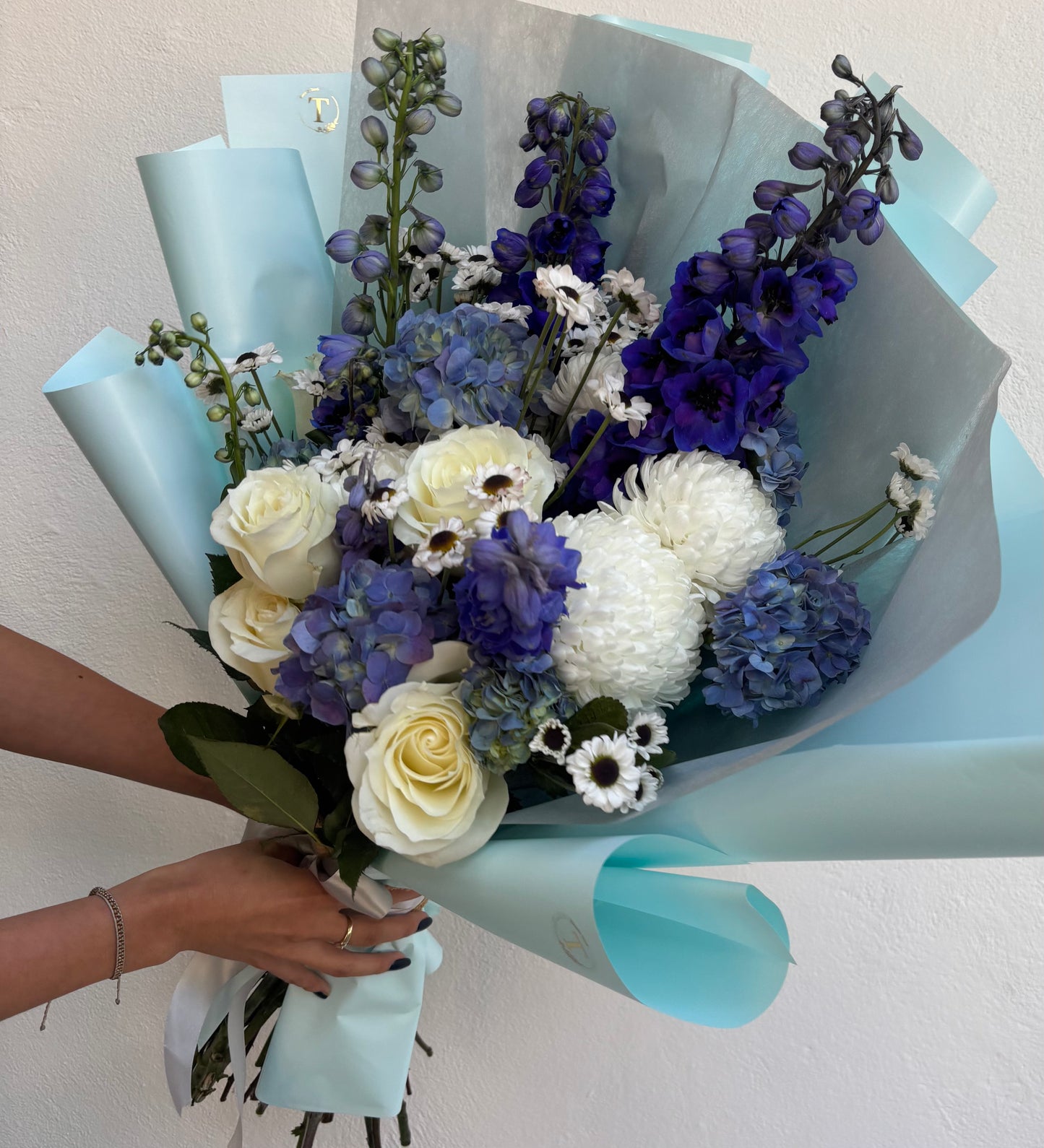 Ramo de hortensias con rosas