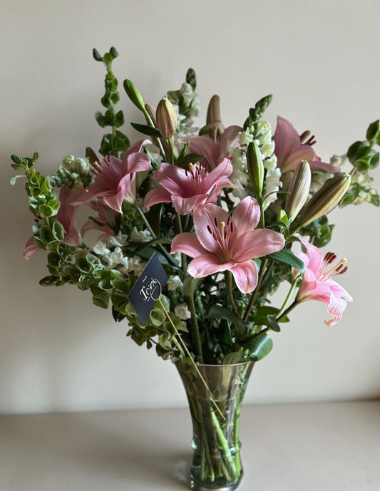 Arreglo de lilis rosas